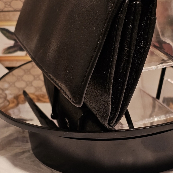 Gucci Calfskin Bilfold Leather Wallet - Picture 7 of 13